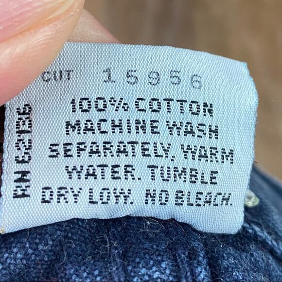 VTG Guess High Rise Mom Jean Shorts 29 Button Fly - Picture 7 of 7